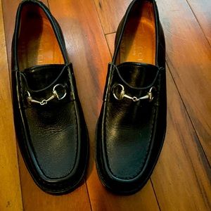 Gucci loafer size 7 *Authentic* Mint condition